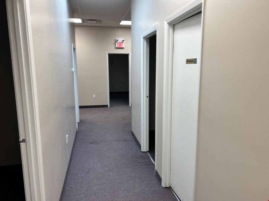 25 Lesmill Rd, North York, ON M3B 2T3