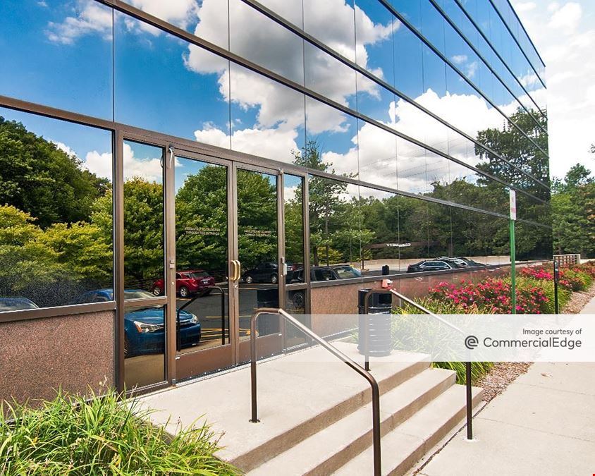 100 Bloomfield Hills Pkwy