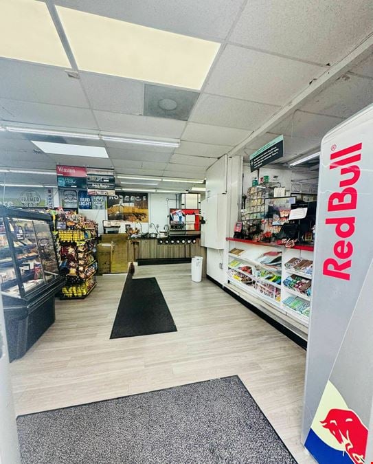 (7.35% CAP RATE) DADE CITY PURE NNN MARATHON GAS  STATION W/ SIGNATURE "GO MARKET" C-STROE FOR SALE!