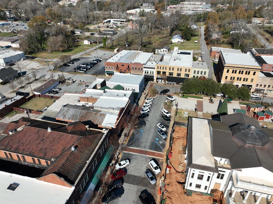 Street Retail - 103 E Laurens St