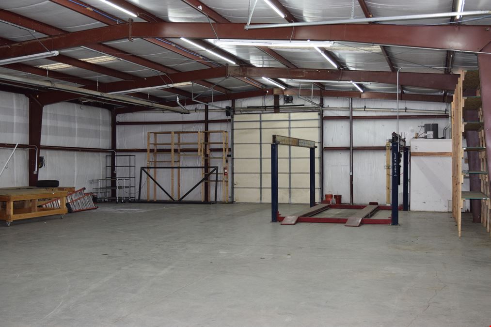 4,000 SF Automotive/Warehouse For Lease