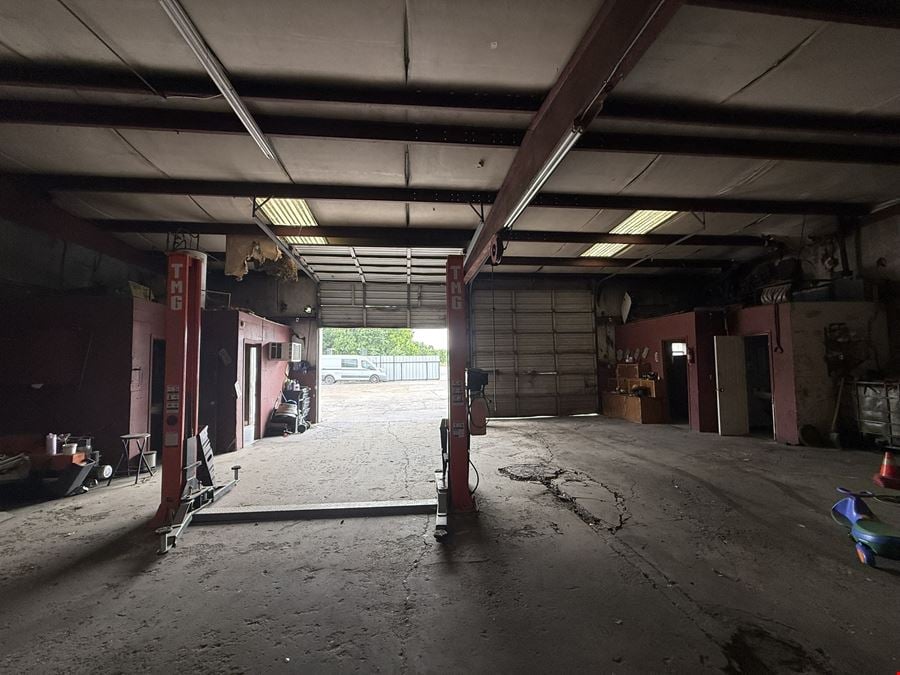 6715 Almeda Genoa Rd, Houston, TX 77075- 3,000sf bldg, 12,219sf lot