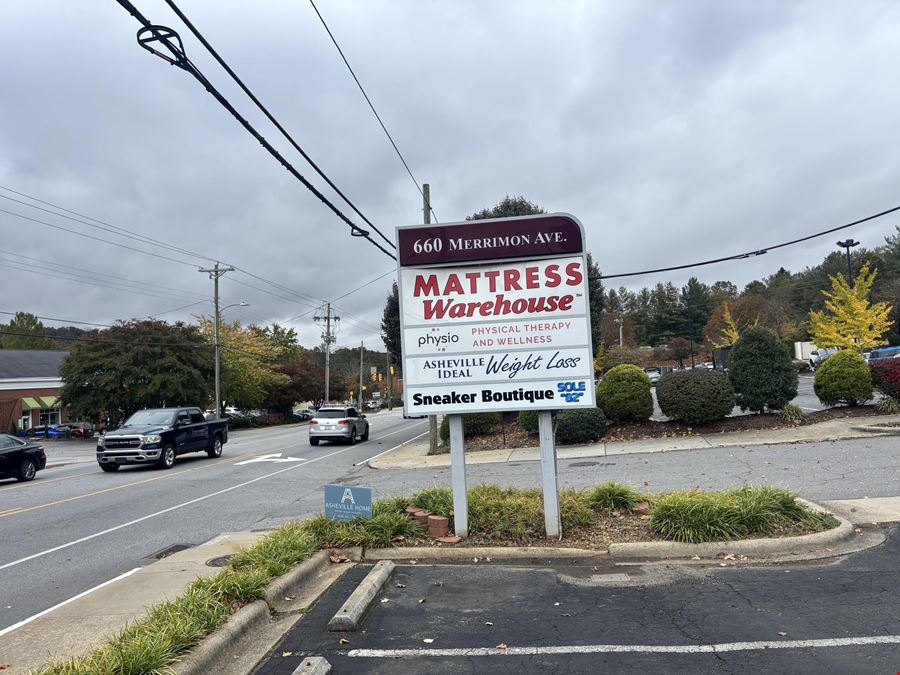 Retail End-cap on Merrimon Ave