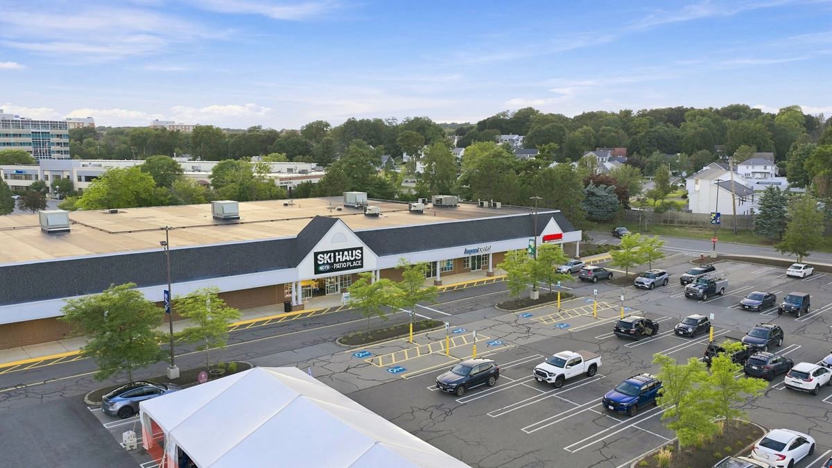 Woburn, MA - Main Street Shopping Center