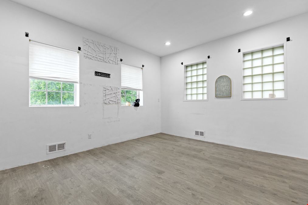 222 Main St