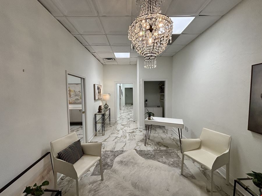 916 SF of Executive Office Space