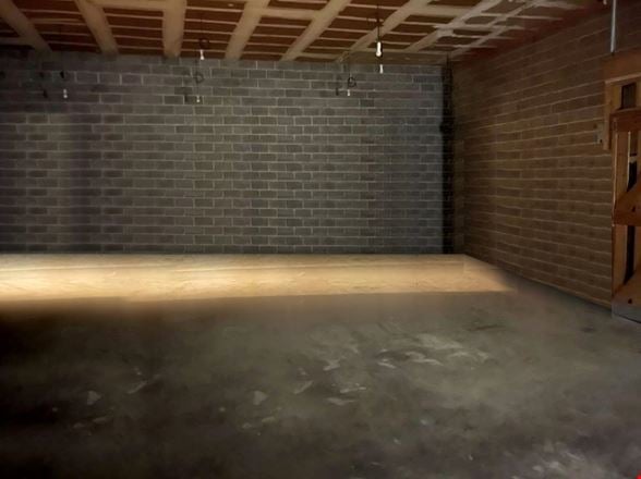 Preview of Industrial space for Rent at 142 North Seymour Avenue