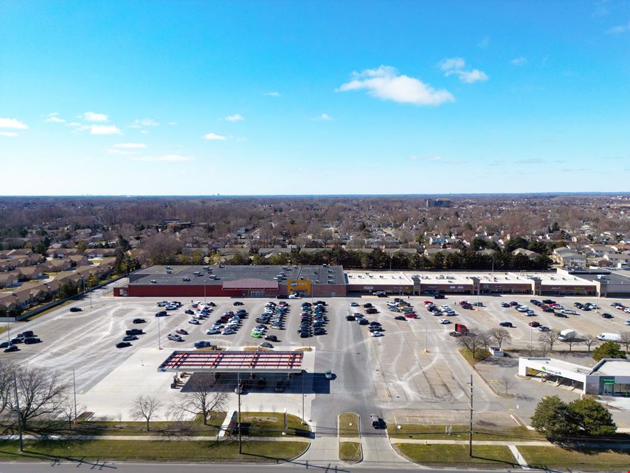 Macomb Garfield Plaza