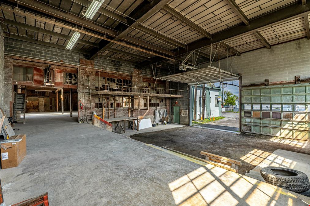 1085 E Delavan Ave - 21,400+/- SF Retail/Industrial Space
