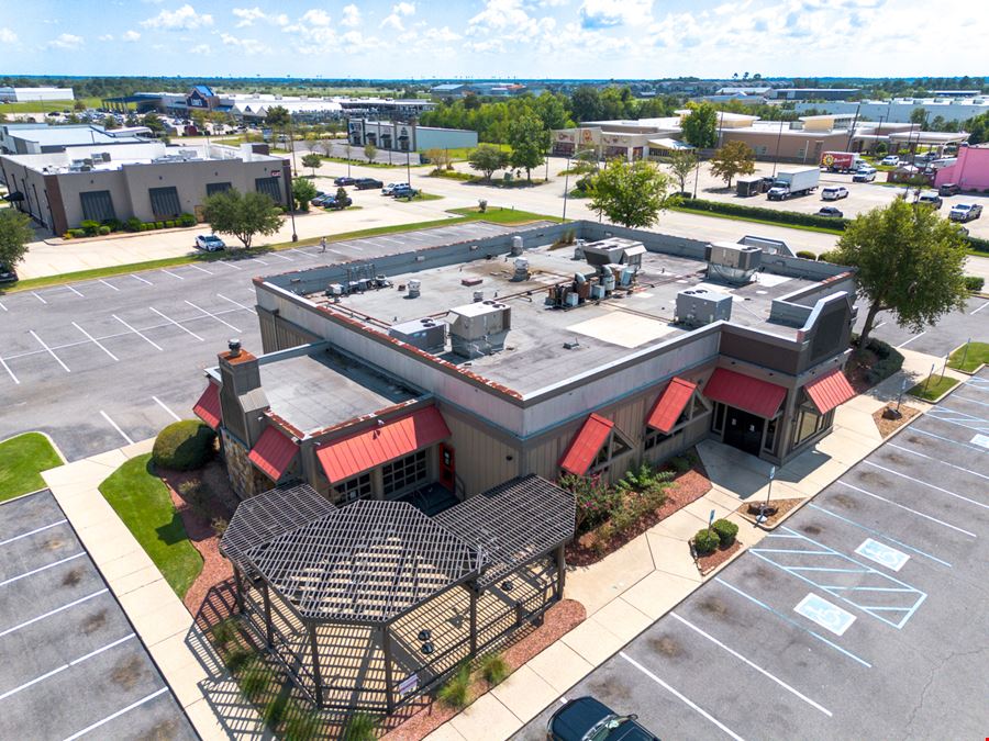 Freestanding 7,850 SF Restaurant at Entrance to Lake Charles Power Center
