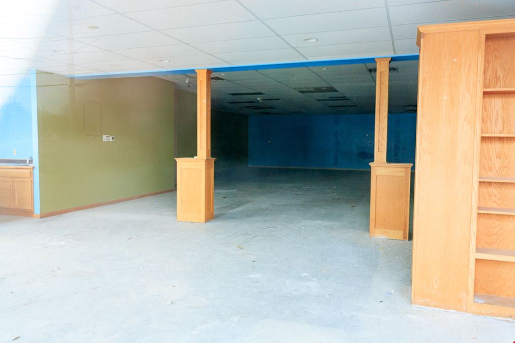 6323 W Saginaw Hwy