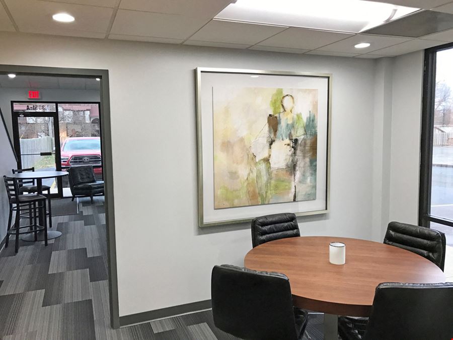 1,185 - 2,370 SF Office / Retail Spaces For Lease in Springfield