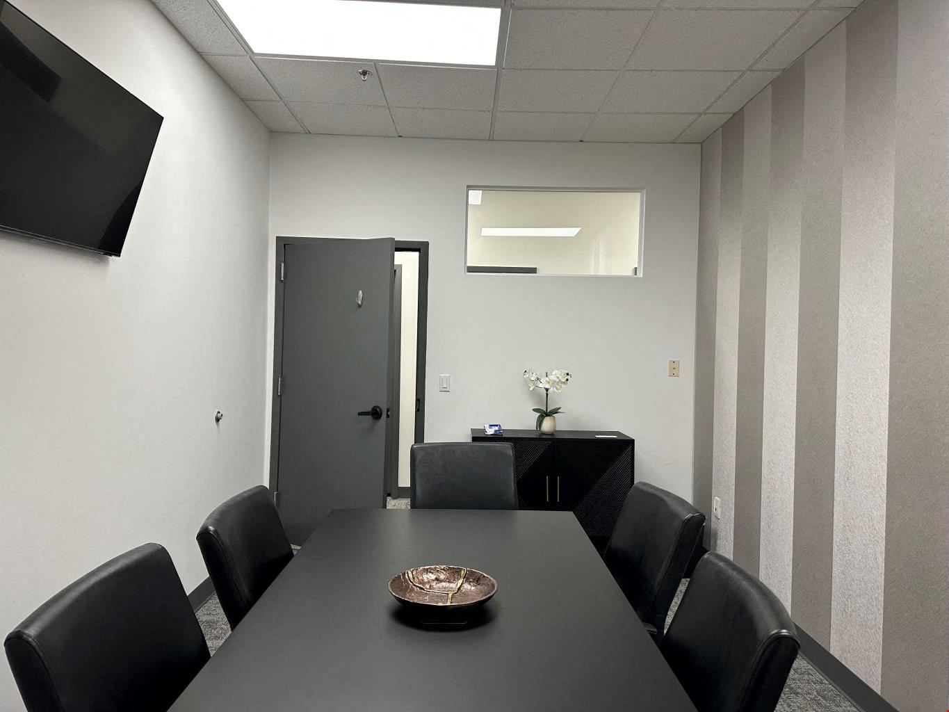 Platinum Suites - 12 Penns Trail