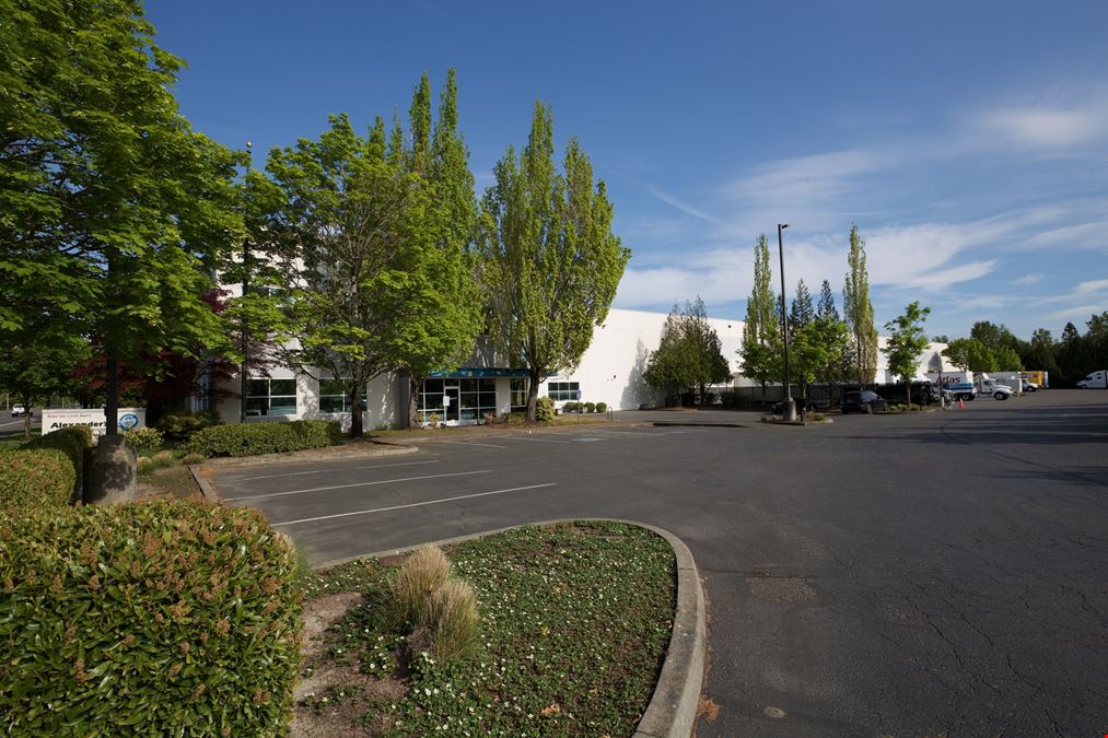 17948 NE Riverside Pkwy, Portland, OR 97230