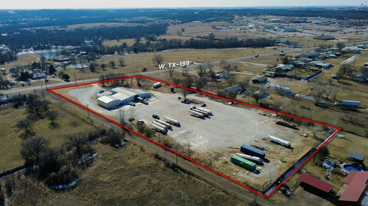 ±9,180 SF Office/Warehouse w/ Fenced 5 Acres