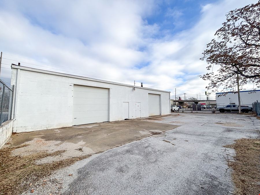 4,900 SF Shop Building for Lease with Fenced Yard