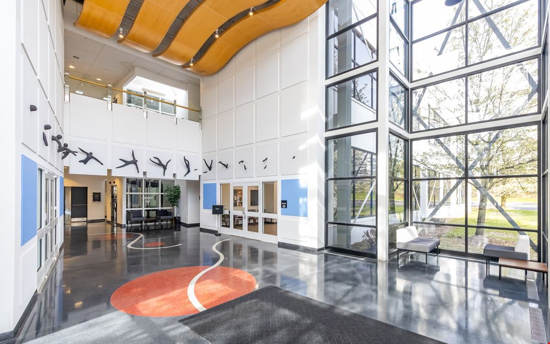 8 Penn Center West