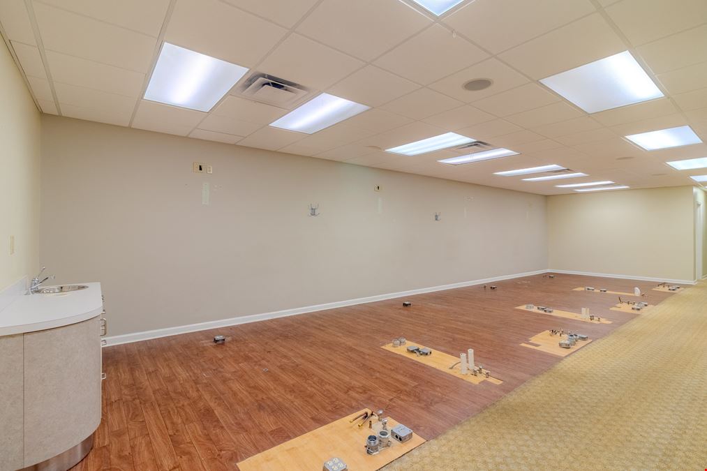 Office/Retail Endcap