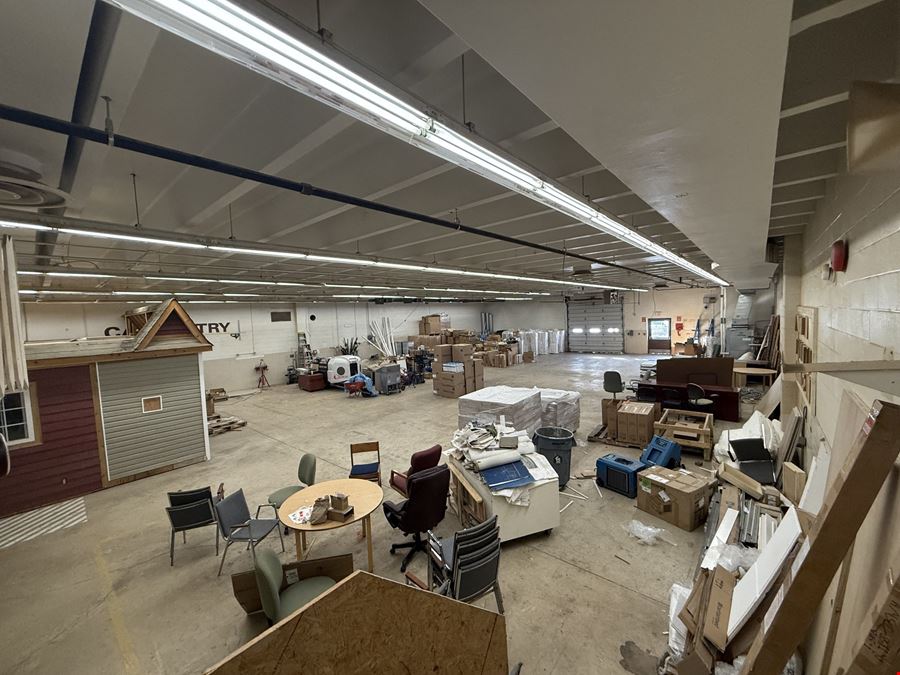 Suite 319 Flex Warehouse