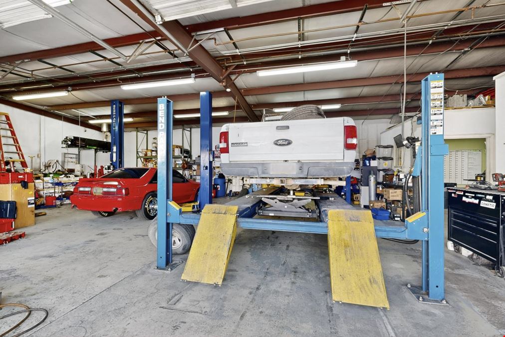 VERSATILE RETAIL/ WAREHOUSE PROPERTY