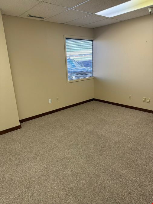 445 Daniel St Sublease