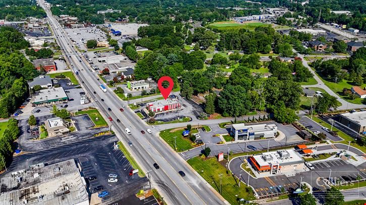 ±3,625-SF Restaurant with a Drive-Thru in Place and Direct Access to Highway 153