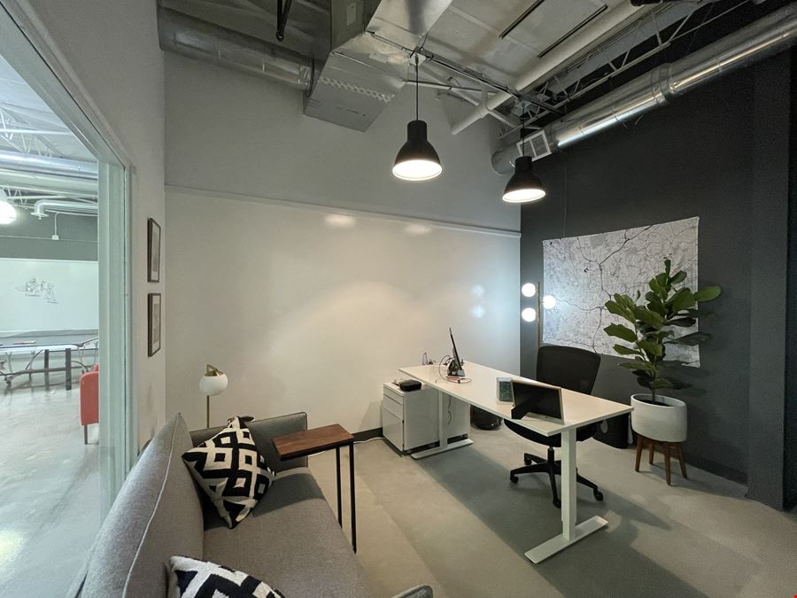 1440 Dutch Valley Pl NE, Suite 200