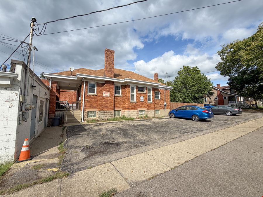 8000-8006 Blue Ash Road