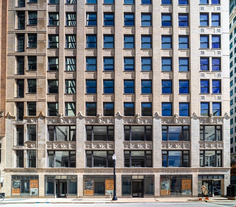 330 S Wells