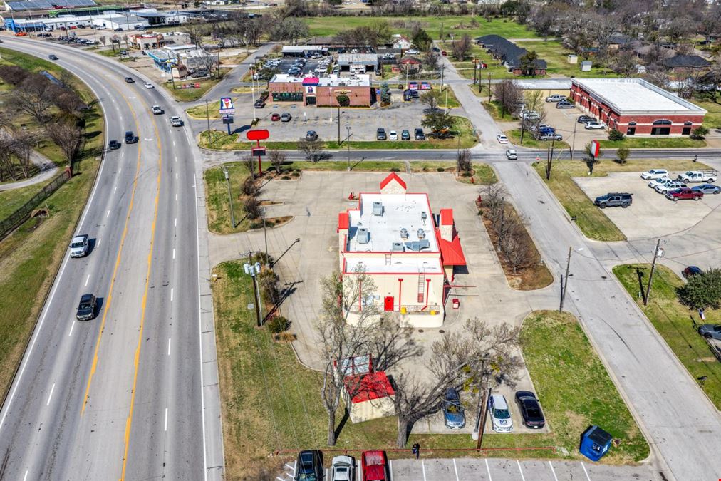 1014 W Moore Ave