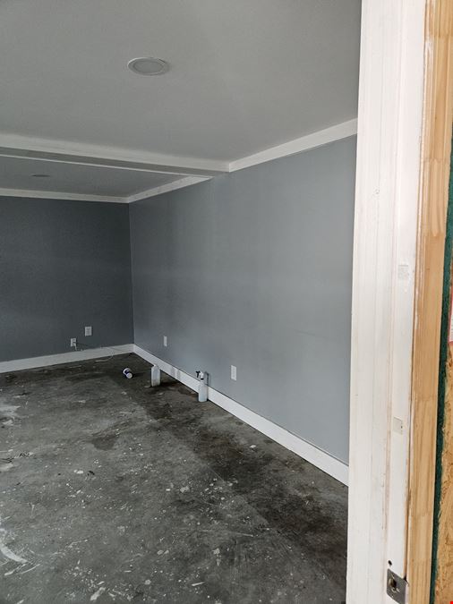Warehouse/Flex Space For Lease