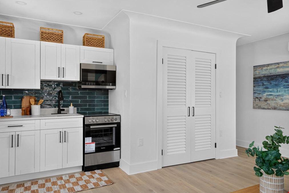ST. PETE BEACH VILLAS FOR SALE! (7-UNIT APARTMENT COMPLEX) SELLER FINANCING AVAILABLE!