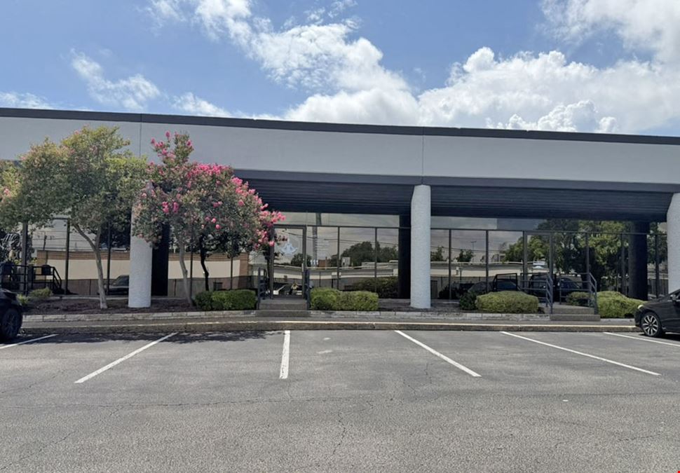 2391 NE Loop 410