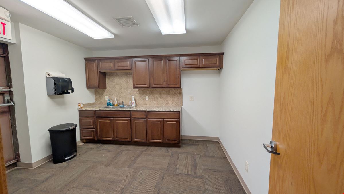 RETAIL/FLEX OPPORTUNITY