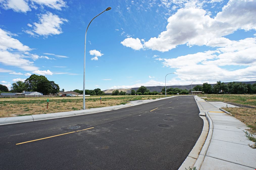 The Landing - Prime Commercial Lots