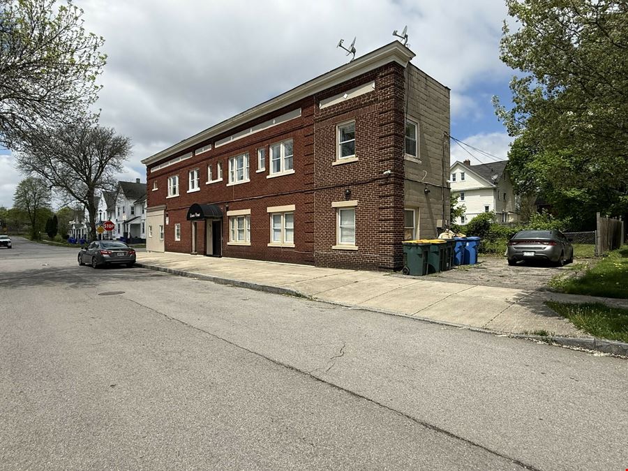 Lenox Point Apartments
