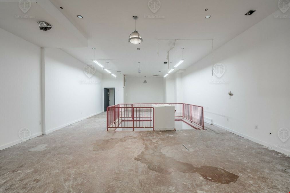 2,300 SF | 156 10th Ave | Prime West Chelsea Gallery Space for Lease