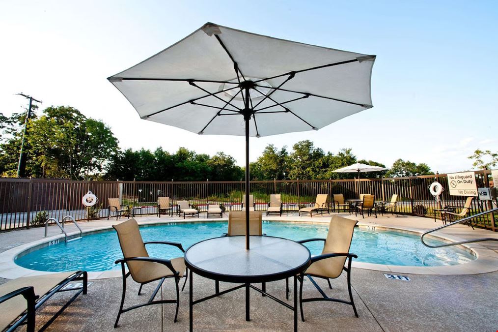 Hampton Inn & Suites Denison