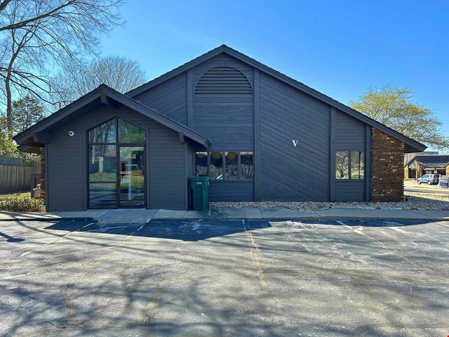 ±9,692 SF OF OFFICE SPACE FOR SALE OR LEASE IN SOUTHEAST SPRINGFIELD