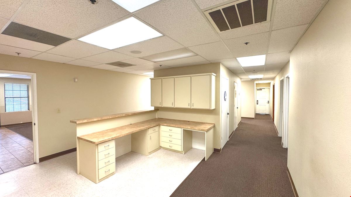 6225 N. Fresno St, Unit 104-105, Fresno