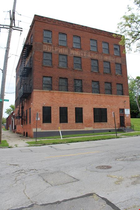 922 Locust St