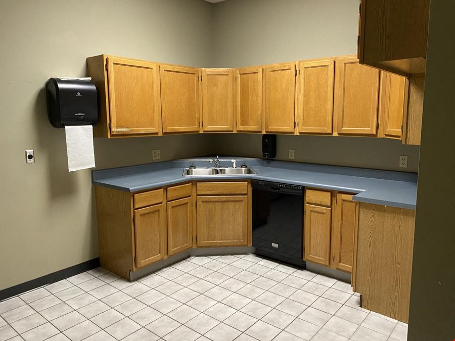 2705 Happy Joe Dr, Bettendorf, IA
