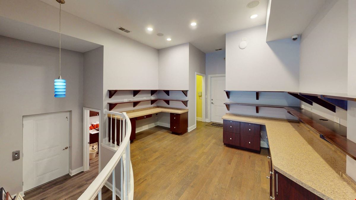1009 W Fulton