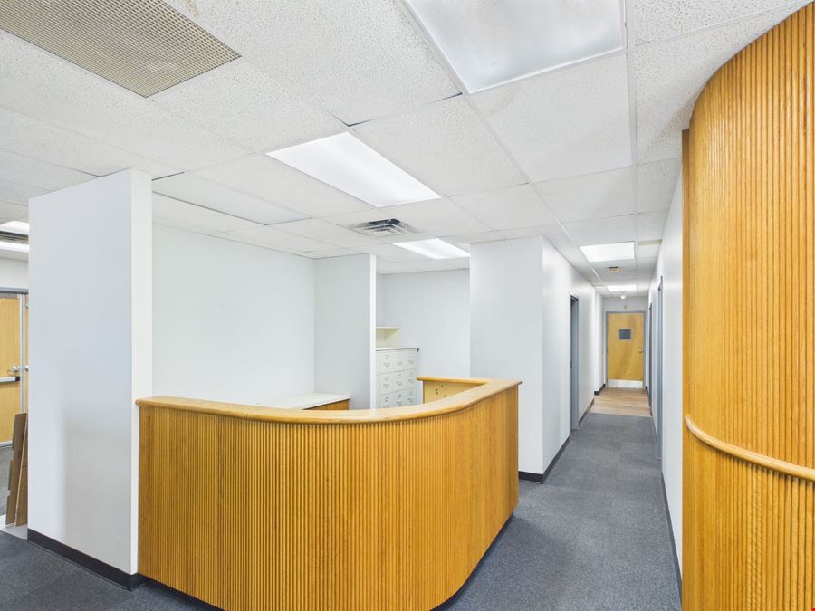 305 Commerce Drive, Unit 100