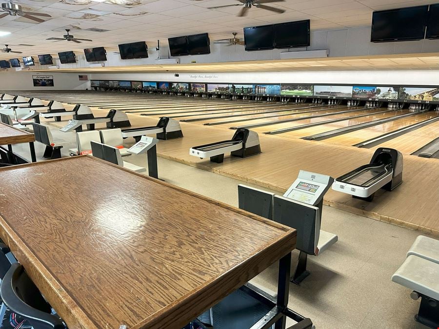 30,000 SF Building on 3.3 Acres – Former Bowling Alley