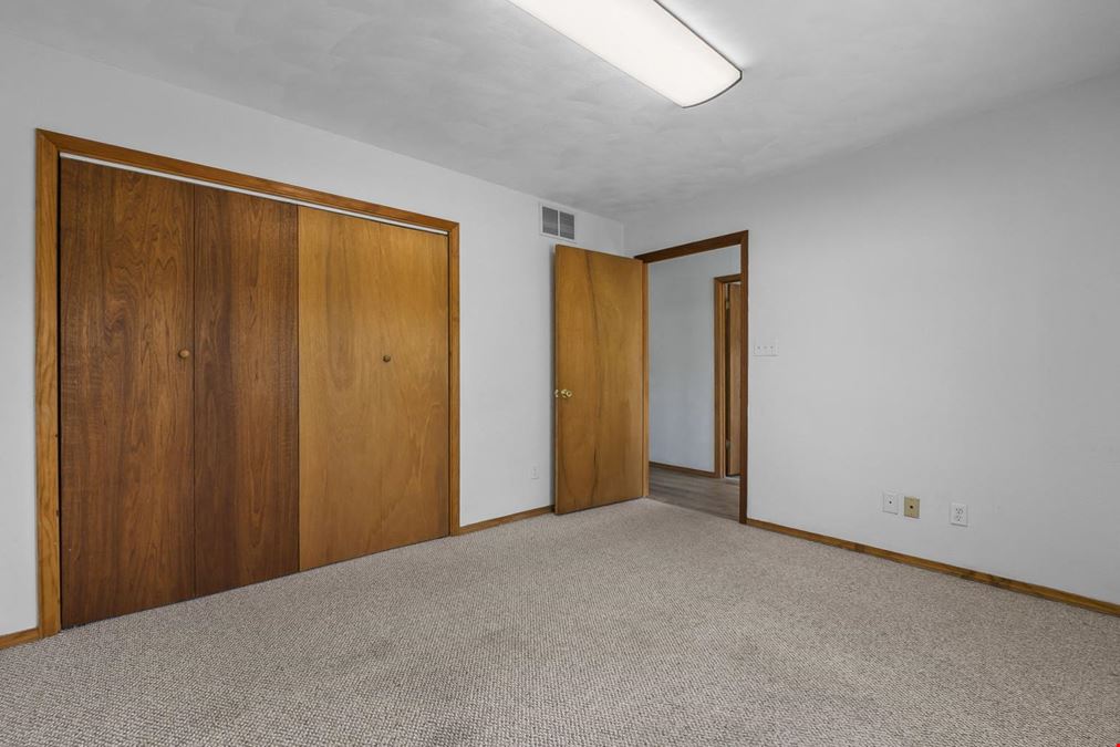 407 W St Joseph St