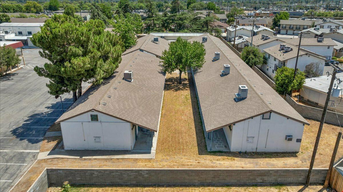 (9) Special Purpose Buildings on ±4.07 Acres in Fresno, CA