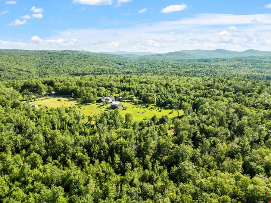 Historic Bed & Breakfast Estate with Event Barn on 5.6 Acres