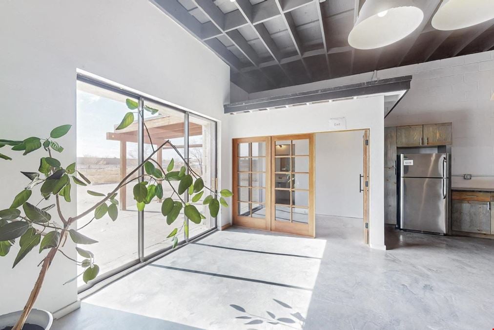 CLASS A LOS RANCHOS OFFICE/RETAIL SPACE
