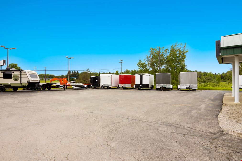 Retail Bldg & Outdoor Sales Lot